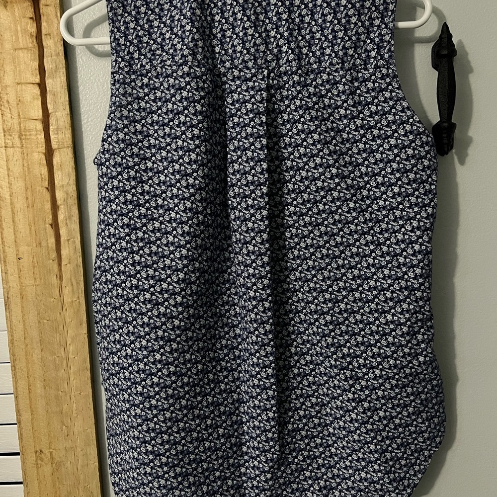 Frank and Eileen Fiona Sleeveless Tee - Picture 2 of 8